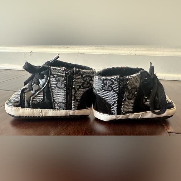 Gucci Baby Grey/Black Crib Shoes - Picture 6 of 8